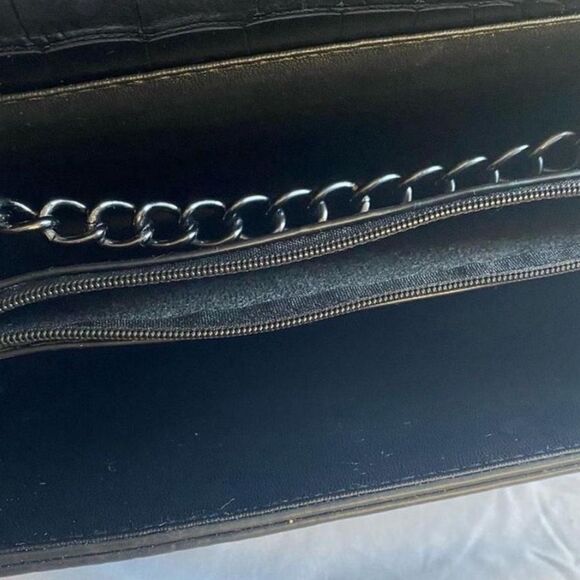 Luxury inspired Black Crocodile-Embossed Shoulder Bag - Picture 8 of 9